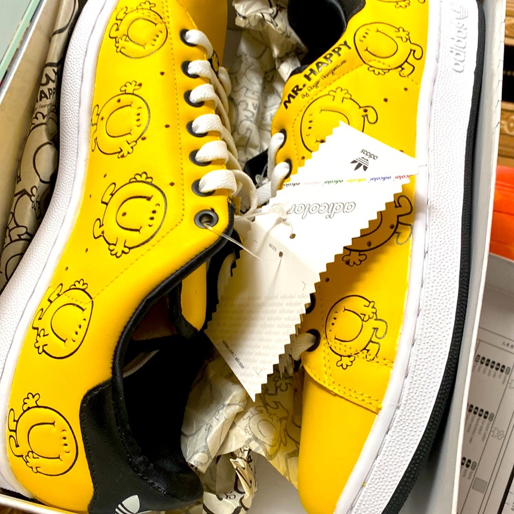 Adidas Adicolor Mr.Happy size 10 unworn with box